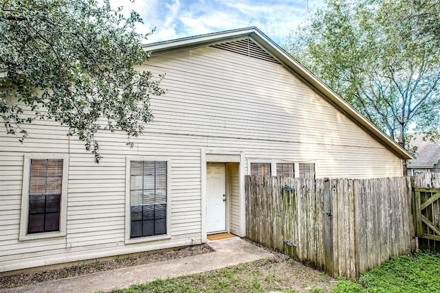 8811 Clearbrook Trl, Austin, TX 78729 - photo 2