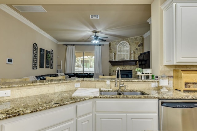 2600 Dalea St, Round Rock, TX 78681 - kitchen featuring visible vents, a ceiling fan, dishwasher, and a sink