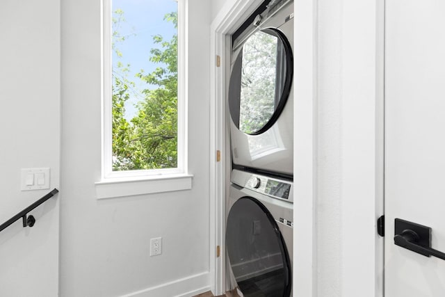 506 Thrasher Ln Unit 2, Austin, TX 78741 - laundry area featuring stacked washer and clothes dryer