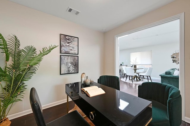 2115 Ann Arbor Ave Unit B, Austin, TX 78704 - office space featuring dark wood-style floors and baseboards
