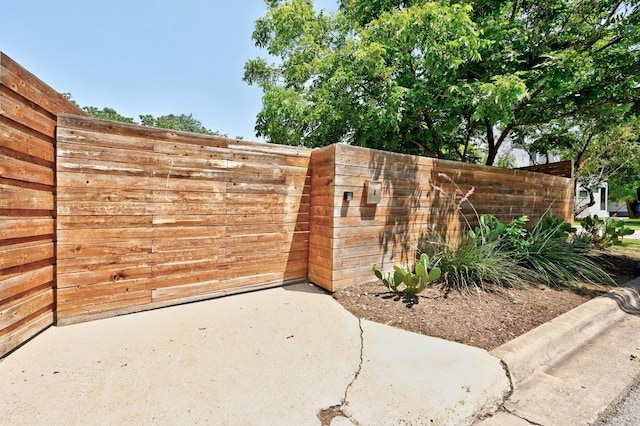 2115 Ann Arbor Ave Unit B, Austin, TX 78704 - view of patio