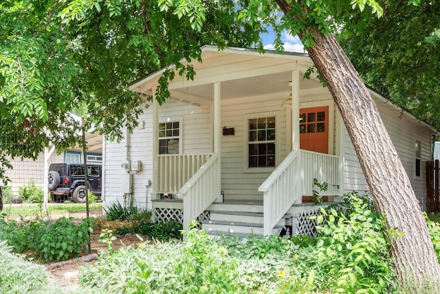 1405 Cometa St, Austin, TX 78721 - view of front of property featuring a porch