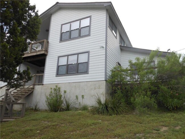 400 Eagles Nest Dr, Wimberley, TX 78676 - photo 1