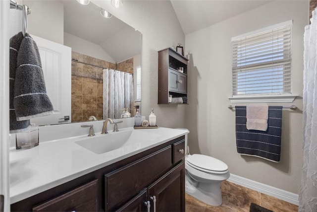 full bath featuring toilet, vanity, baseboards, curtained shower, and lofted ceiling