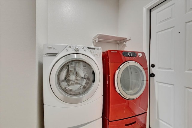 2720 Cascade Falls Dr, Austin, TX 78738 - laundry room featuring independent washer and dryer