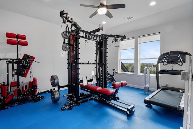 exercise room featuring recessed lighting, ceiling fan, visible vents, and baseboards