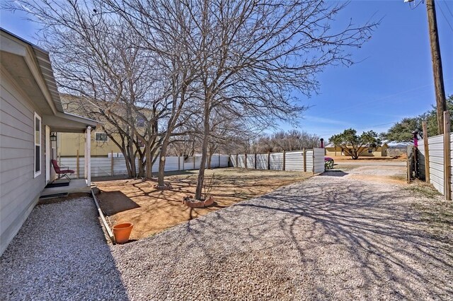 6637 River Oaks Dr, Kingsland, TX 78639 - view of yard