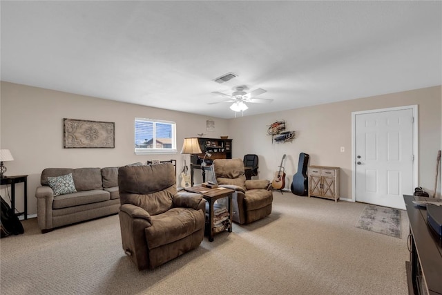 1309 E Brown St, Llano, TX 78643 - carpeted living area with ceiling fan