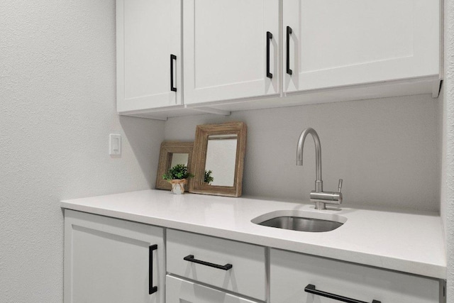 7921 W Rim Dr, Austin, TX 78731 - bar with a sink