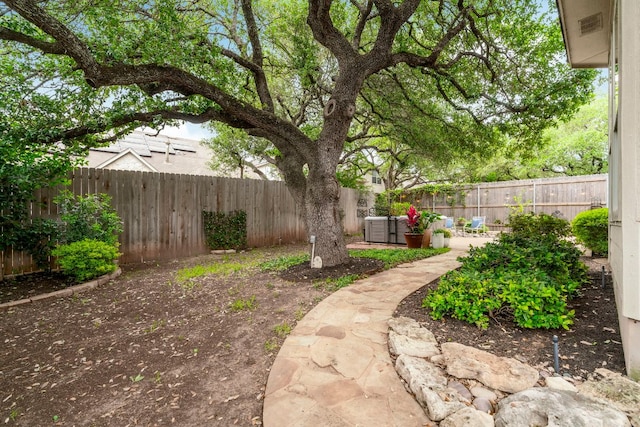 view of yard featuring a fenced backyard