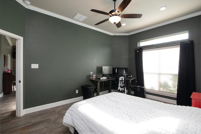 1066 Vista Dr, Salado, TX 76571 - bedroom with crown molding, wood finished floors, baseboards, recessed lighting, and ceiling fan
