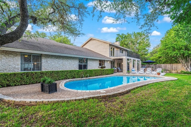 10601 Spicewood Pkwy, Austin, TX 78750 - view of pool with a patio area