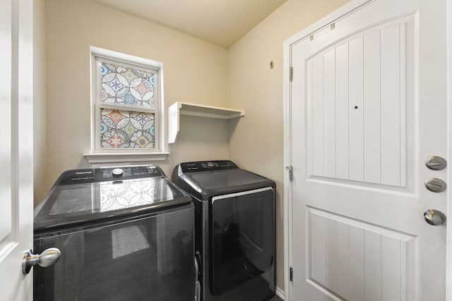 12717 Casting Dr, Manor, TX 78653 - laundry area featuring washer and clothes dryer
