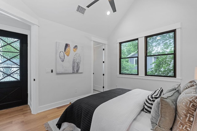 408 W 34th St, Austin, TX 78705 - bedroom with light wood finished floors, recessed lighting, vaulted ceiling, and a ceiling fan