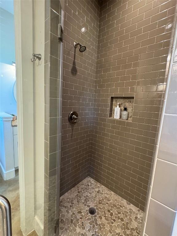 100 Red Barn Rd, Kingsland, TX 78639 - bathroom with a shower stall