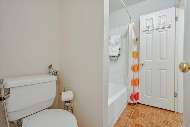 607 Columbine Ave, Cedar Park, TX 78613 - bathroom featuring toilet, tile patterned floors, and shower / bath combination with curtain
