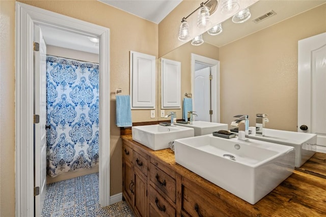 100 S Ridge Cir, Georgetown, TX 78628 - bathroom with double vanity
