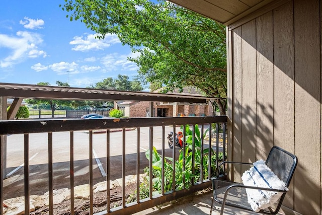 8888 Tallwood Dr Unit 1110, Austin, TX 78759 - view of balcony