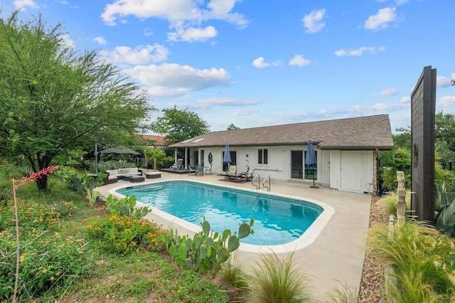 419 Sunfish St, Lakeway, TX 78734 - outdoor pool with a patio and outdoor lounge area