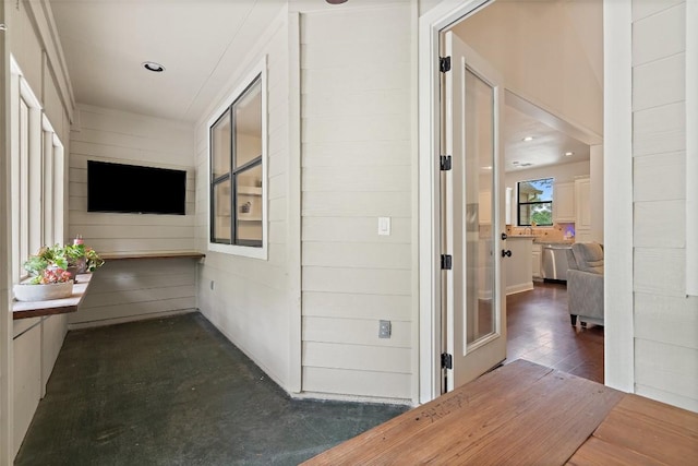 hallway featuring recessed lighting
