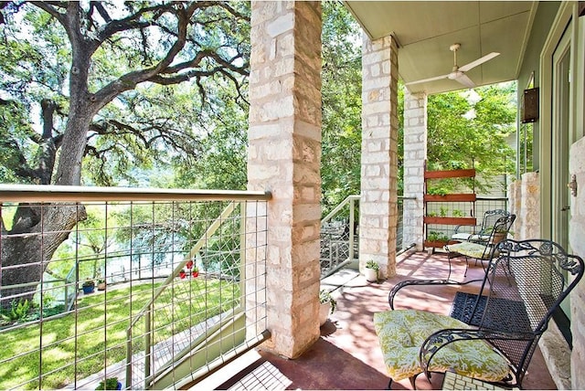 balcony featuring covered porch