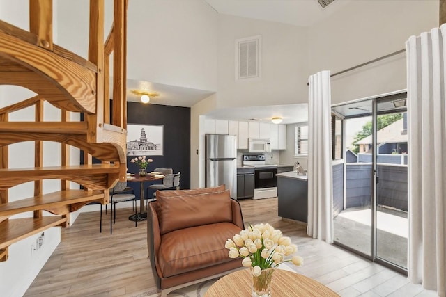 2500 Burleson Rd Unit 321, Austin, TX 78741 - photo 2