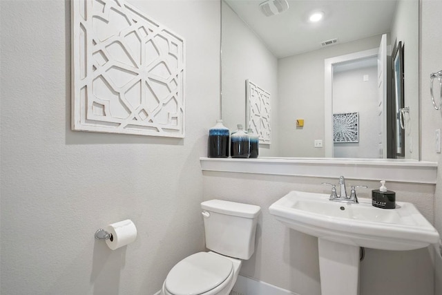 5812 Antelope Well Ln, Austin, TX 78738 - half bathroom featuring toilet