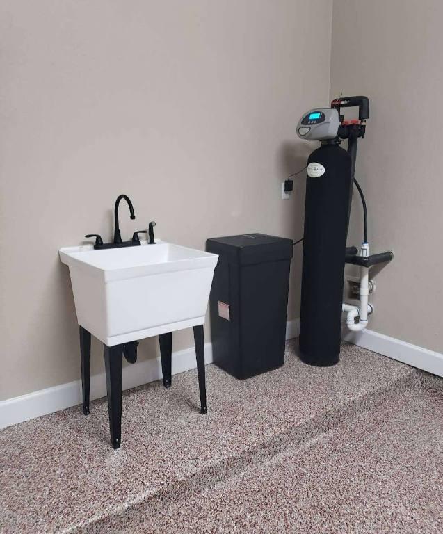2420 Champions Corner Dr, Leander, TX 78641 - interior space with baseboards and carpet floors