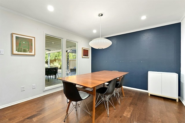 12218 Grimsley Dr, Austin, TX 78759 - dining area with crown molding, recessed lighting, baseboards, and dark wood-type flooring