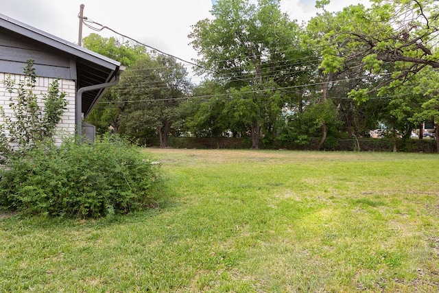7515 Daugherty St, Austin, TX 78757 - view of grassy yard