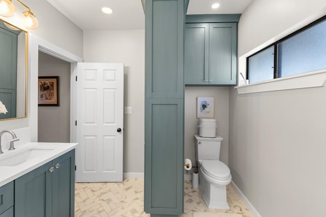 1418 Jackson Rd, Kerrville, TX 78028 - bathroom featuring recessed lighting, baseboards, toilet, and vanity
