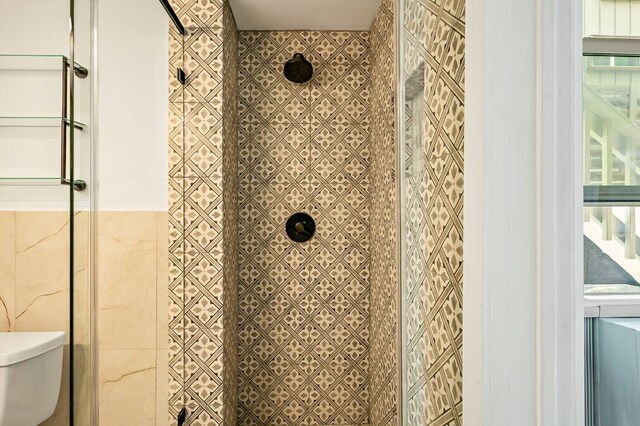 1613 Garden St, Austin, TX 78702 - bathroom view of a shower stall and toilet