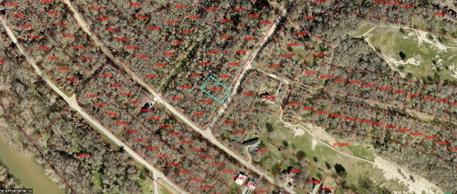 150 Waikiki Dr, Bastrop, TX 78602