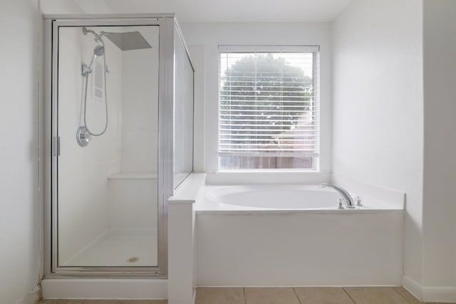 3339 Alexander Valley Cv, Round Rock, TX 78665 - full bath featuring a shower stall and plenty of natural light
