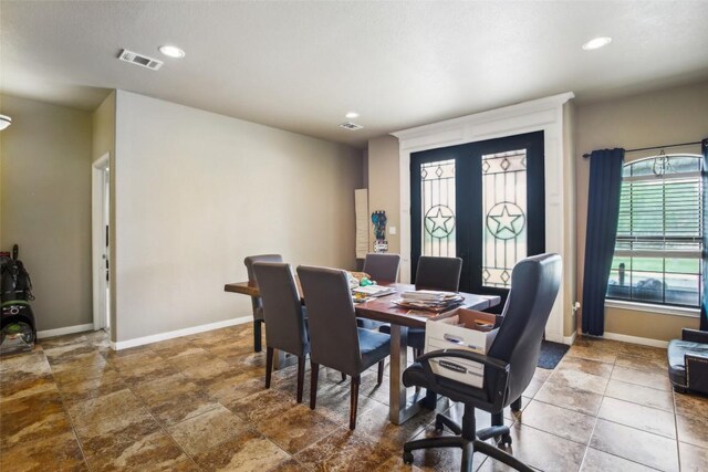 dining room with baseboards, recessed lighting, and visible vents
