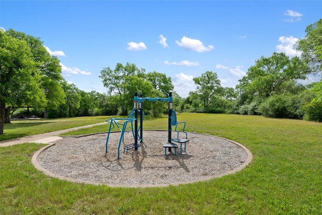 5009 Lott Ave, Austin, TX 78721 - communal playground featuring a yard