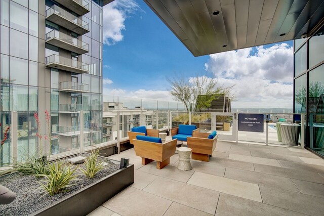 balcony featuring an outdoor hangout area