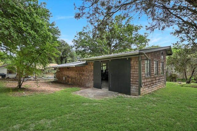 view of outdoor structure