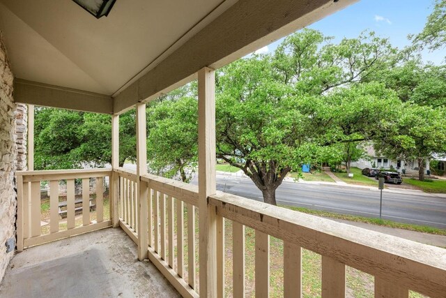 balcony featuring covered porch