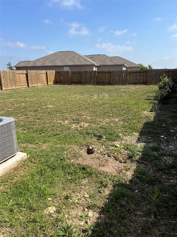 105 Riverdale Dr, Jarrell, TX 76537 - photo 3