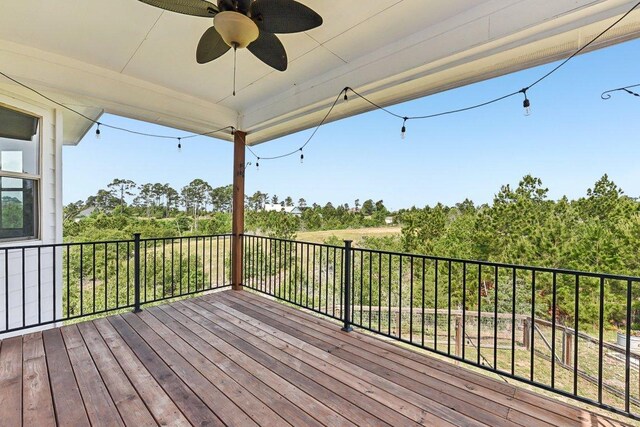 deck with a ceiling fan