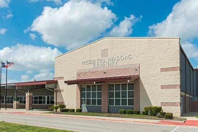 view of building exterior