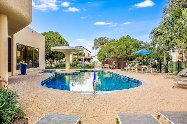 40 N Interstate 35 Unit 10B1, Austin, TX 78701 - community pool with a patio