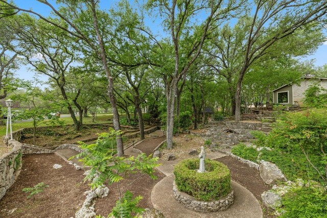 7504 Creekbluff Dr, Austin, TX 78750 - view of yard
