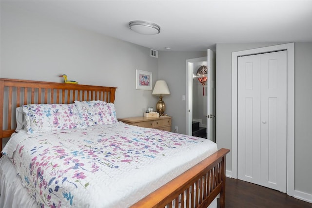120 Highland Ln, Kingsland, TX 78639 - bedroom featuring wood finished floors and a closet