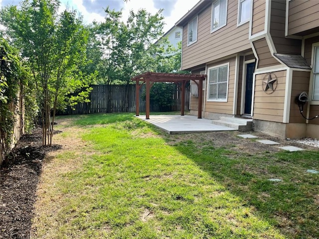 view of yard featuring a pergola, a fenced backyard, and a patio area