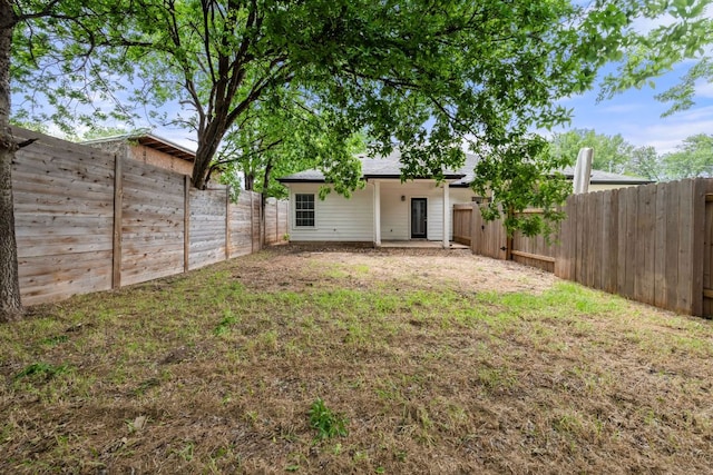 1214 Vargas Rd Unit B, Austin, TX 78741 - view of fenced backyard