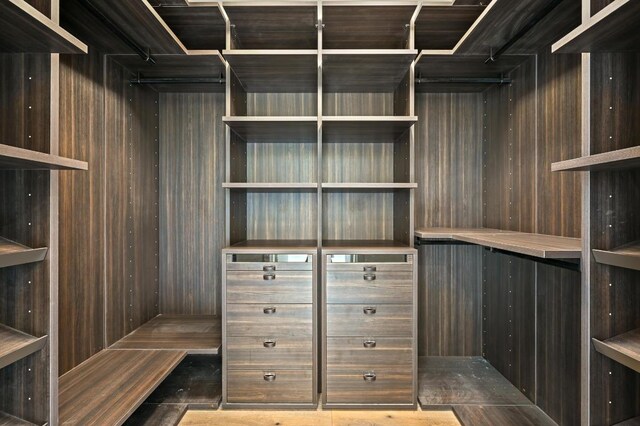 501 W Ave Unit 2001, Austin, TX 78701 - view of walk in closet