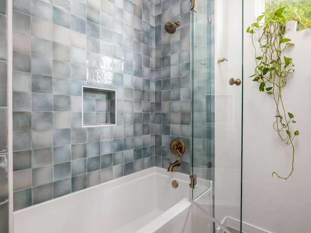 full bathroom with washtub / shower combination