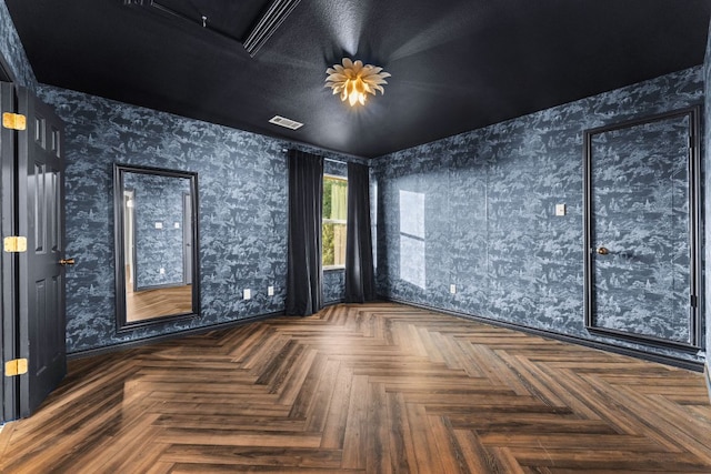 13300 Country Lake Dr, Austin, TX 78732 - empty room featuring wallpapered walls and baseboards